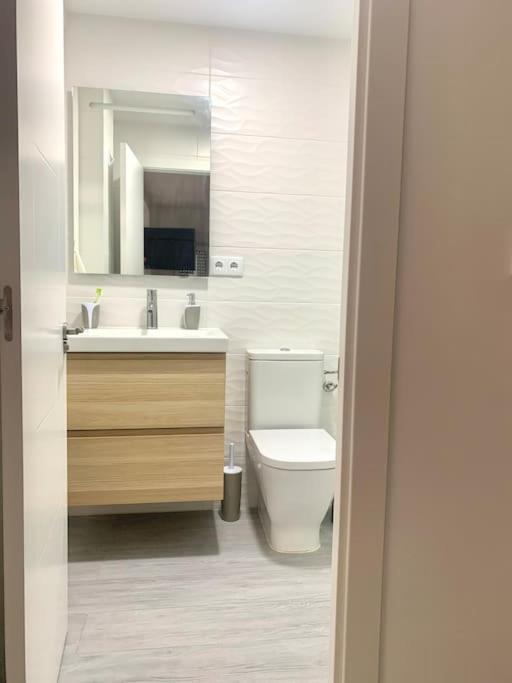 New Stylish Beach Front Apartment Кулера Екстериор снимка