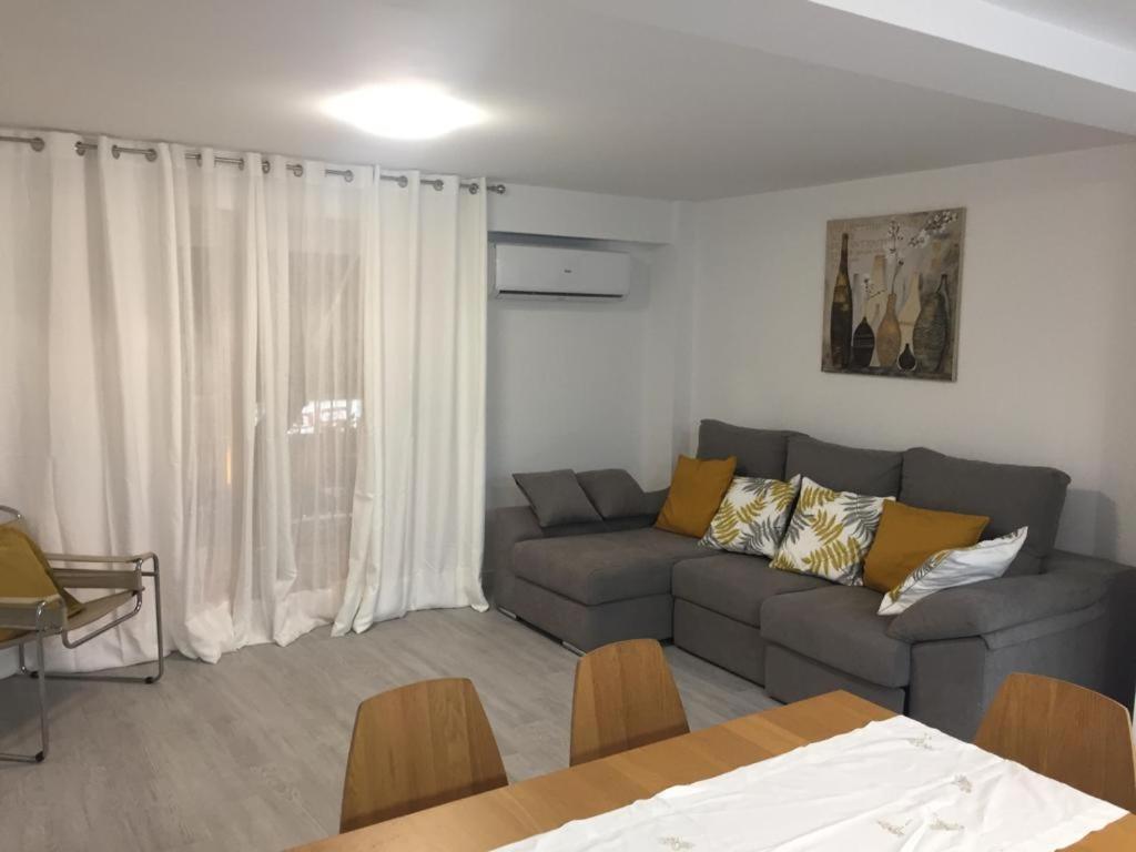 New Stylish Beach Front Apartment Кулера Екстериор снимка